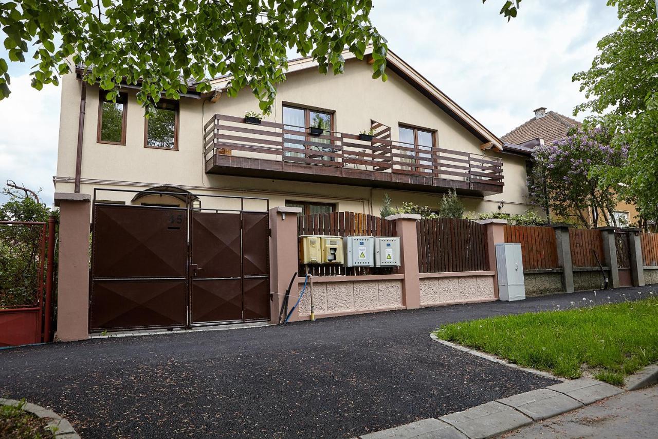 Apartament Rozelor Braşov Exterior foto