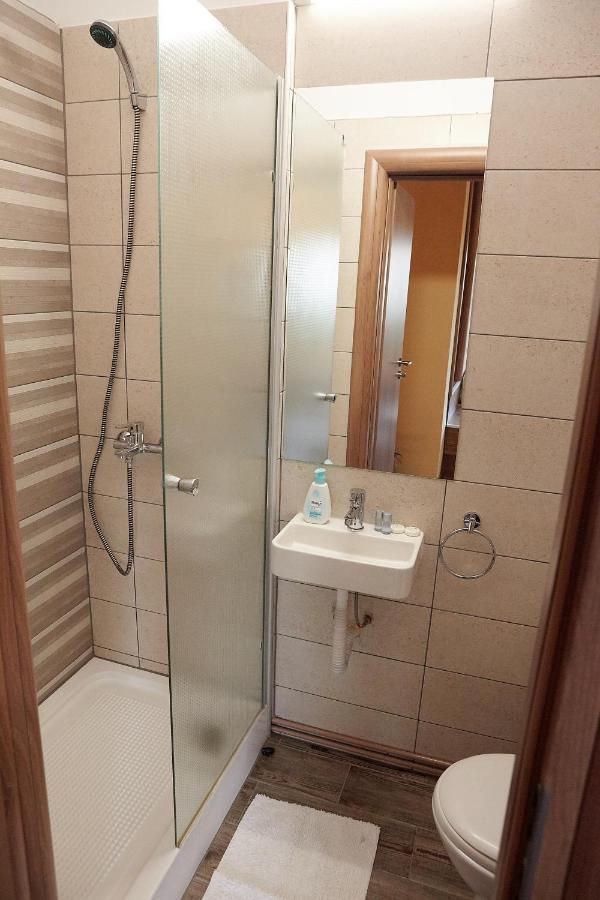 Apartament Rozelor Braşov Exterior foto